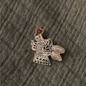 2006 Chicos Angel Heart Brooch